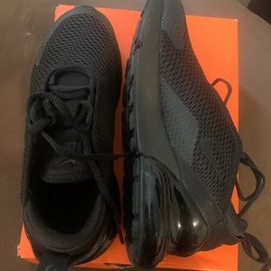 Black Nike air 270 kids